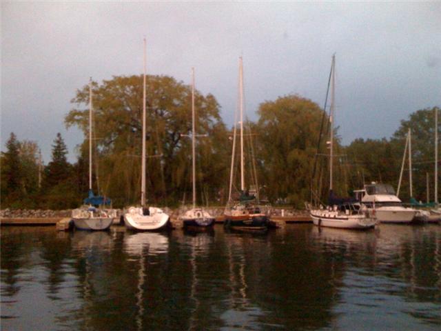 initram docked mast raised